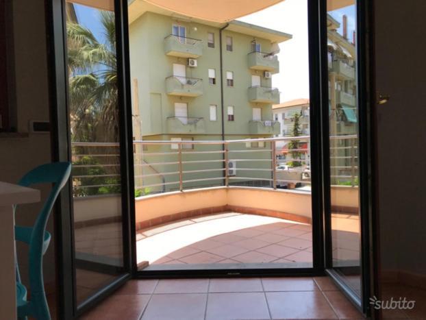 Casa Vacanze “Perla Del Circeo” Apartment ซาบาอูเดีย ภายนอก รูปภาพ